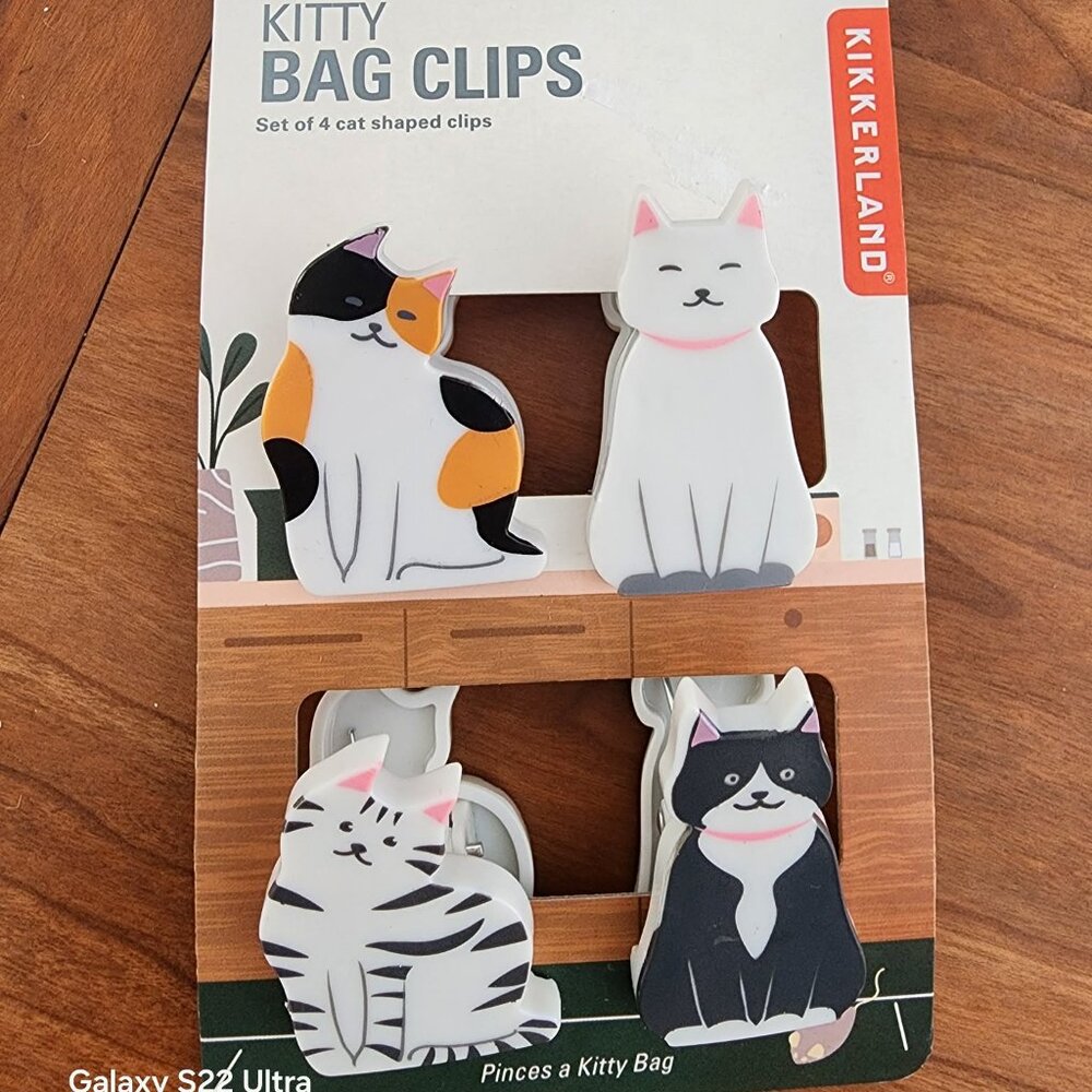 Kikkerland Kitty Bag Clip Set of 4 Cat Shaped Chip Clips